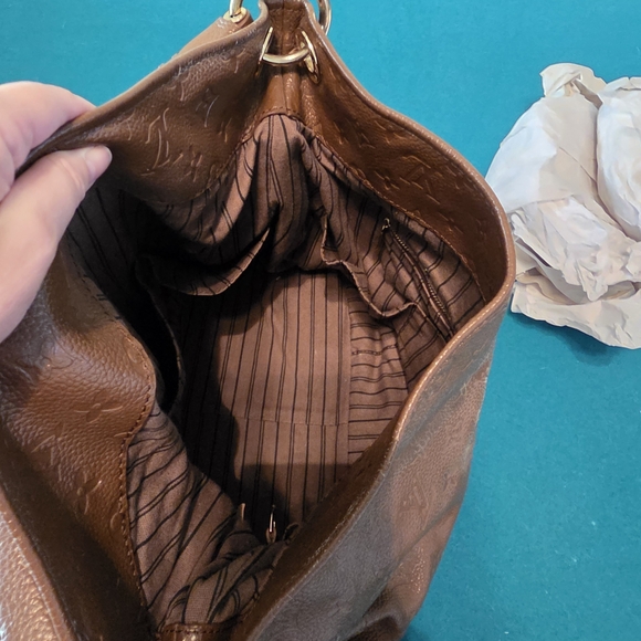 Elegant Brown Designer Hobo Bag - Picture 4 of 8